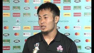勝利後、インタビューに答える福岡ら＝ラグビーＷ杯