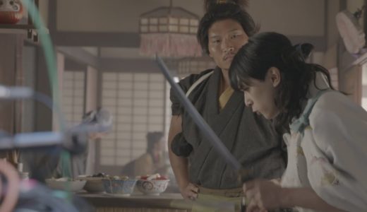 吉沢亮、”笑わない男”稲垣啓太と共演「本物の武蔵かと…」　サイン入りラグビーボールのサプライズに喜び！　マイナビバイト新CM「バイト探しサムライ お先篇」＆インタビュー
