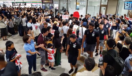 ラグビー日本代表が女満別空港に到着