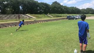 ラグビーの1対3の練習