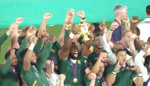 ラグビーワールドカップ2019　表彰式　South Africa lifting the Webb Ellis Cup
