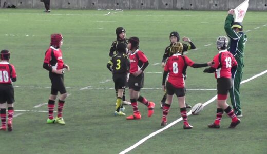 小学生ラグビー　鈴鹿ラグビースクール（赤）ＶＳ　上郷ラグビースクール（黒）