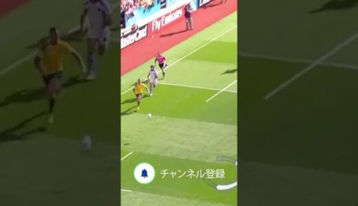 クエイド・クーパーのバックフリップパス